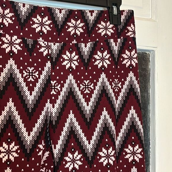 Faded Glory Women’s Burgundy Red Ski Pattern Style Casual Leggings L 12-14 - Picture 2 of 5